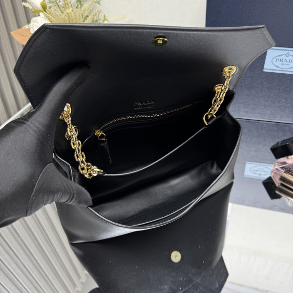 Pra*a doux medium leather shoulder bag-29*16*9.5cm