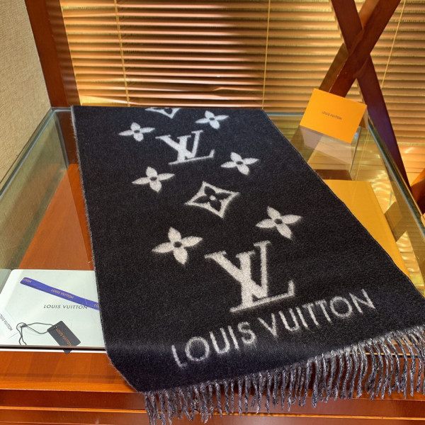 l0*is V*t0n reykjavik scarf