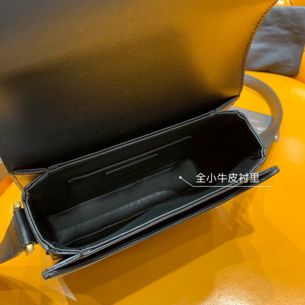 Y*L le 61 small saddle bag