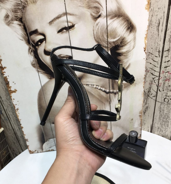 Y*L cassandra platform sandals in patent leather