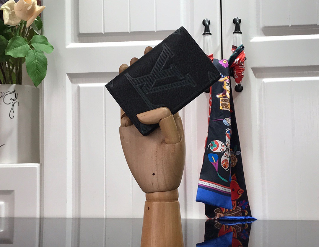 l0*is V*t0n pocket organizer