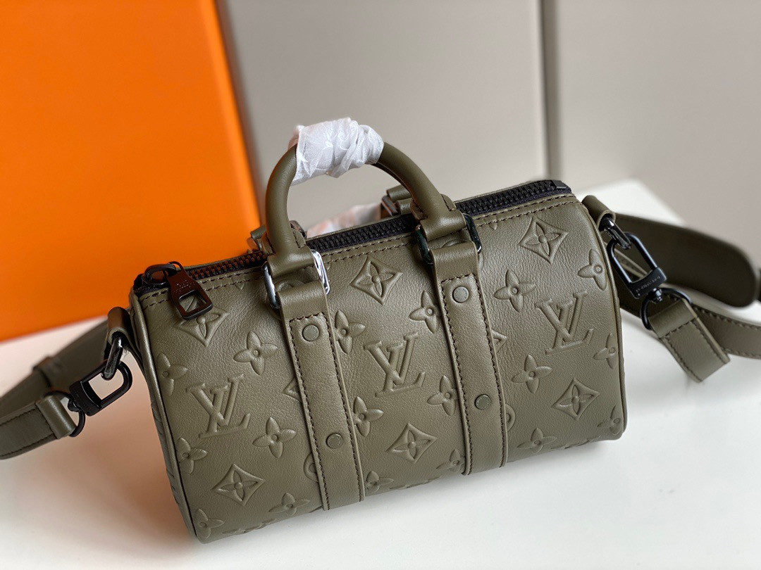 l0*is V*t0n keepall xs