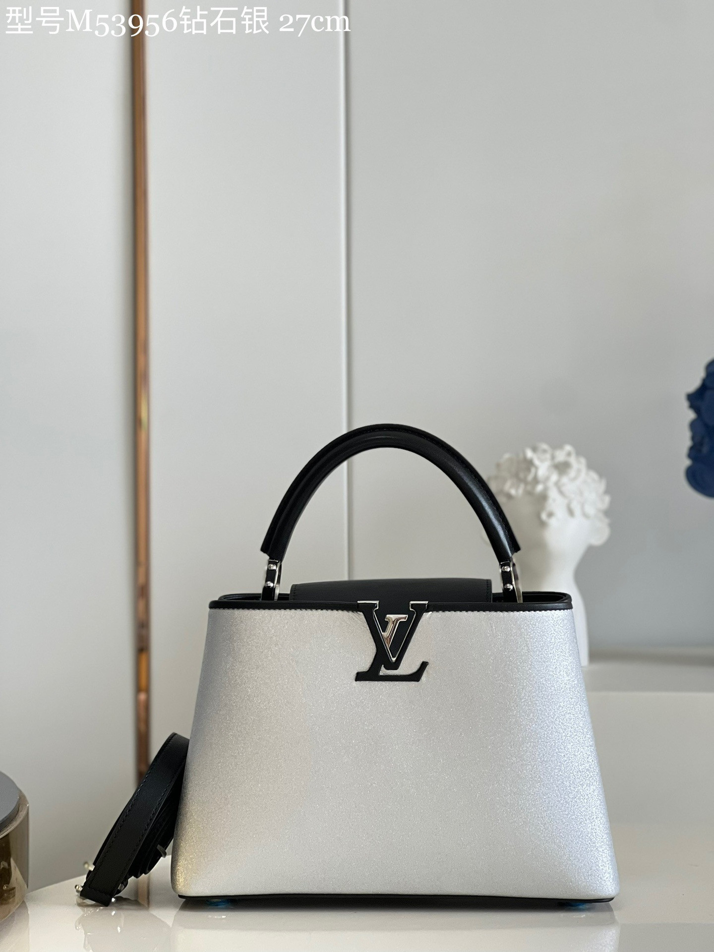 l0*is V*t0n capucines bb