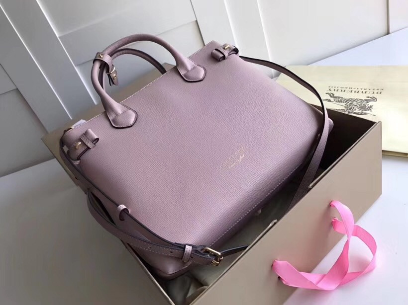 B**rry the medium banner in leather and house check