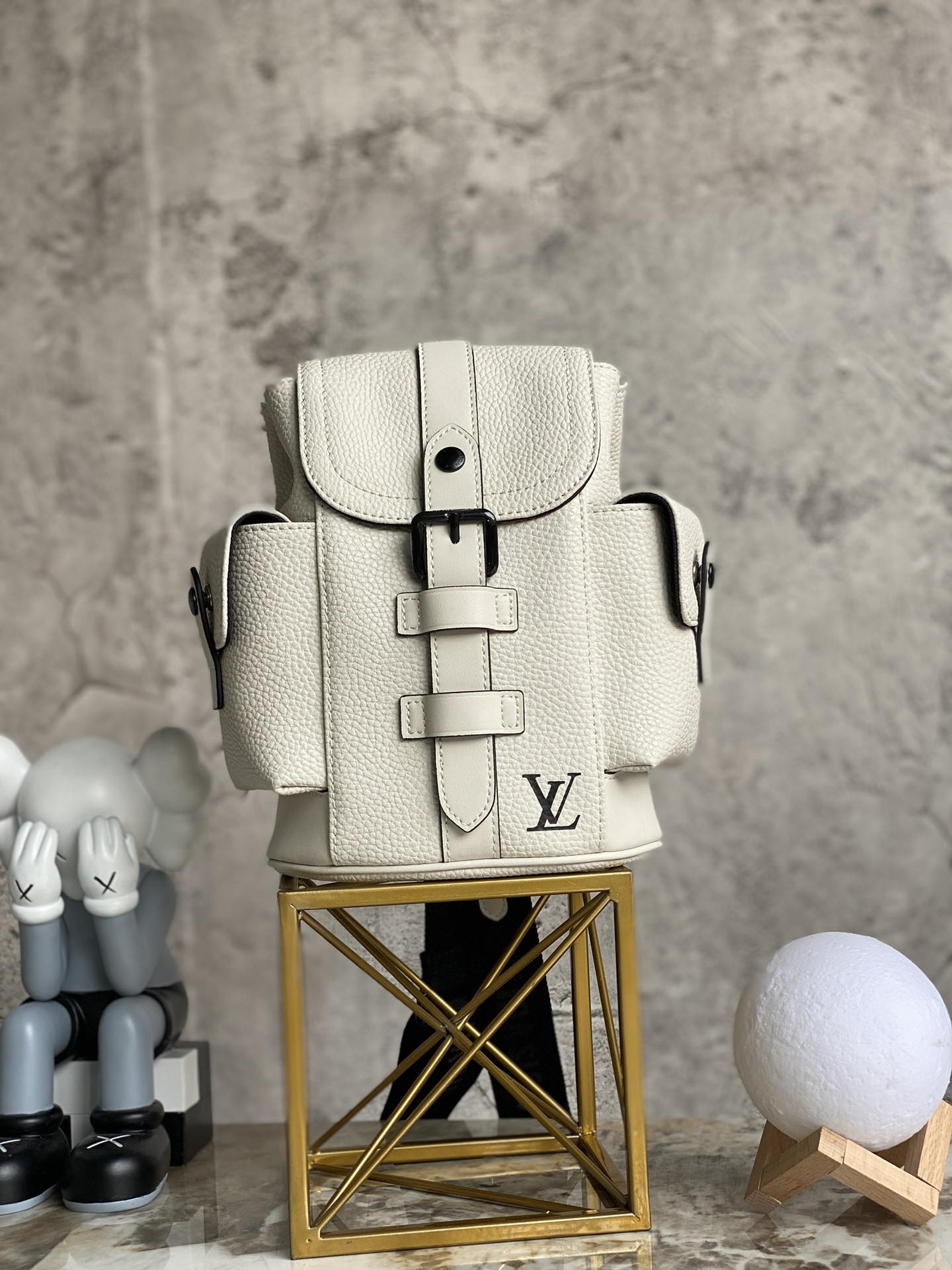 l0*is V*t0n christopher xs