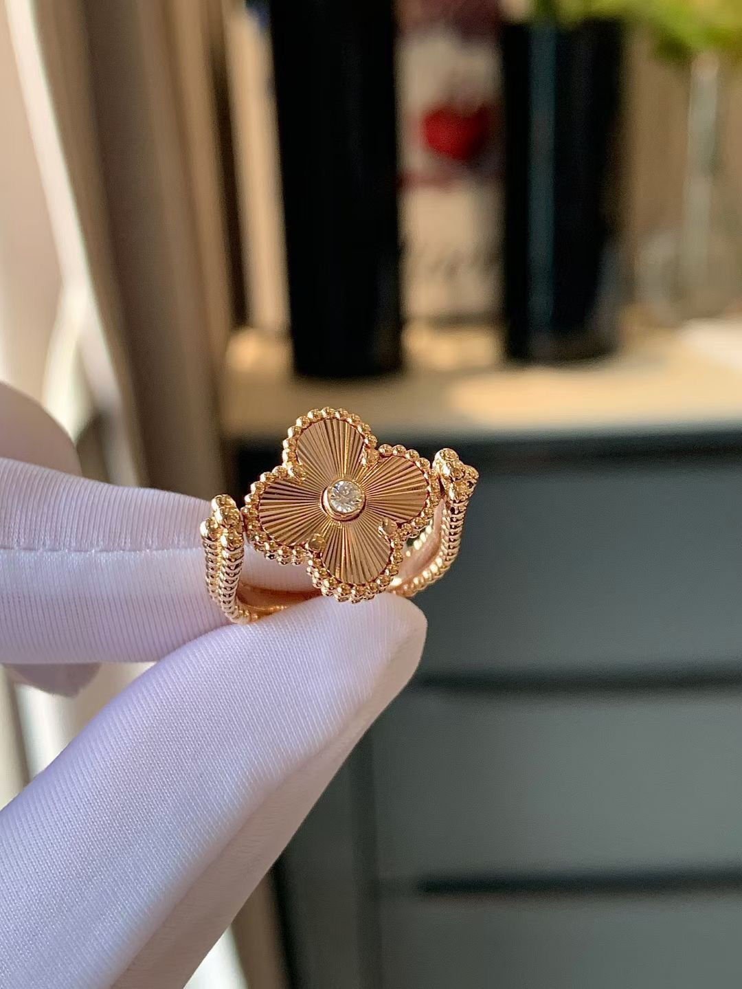V*N CL*F & arpels  perlée reversible ring