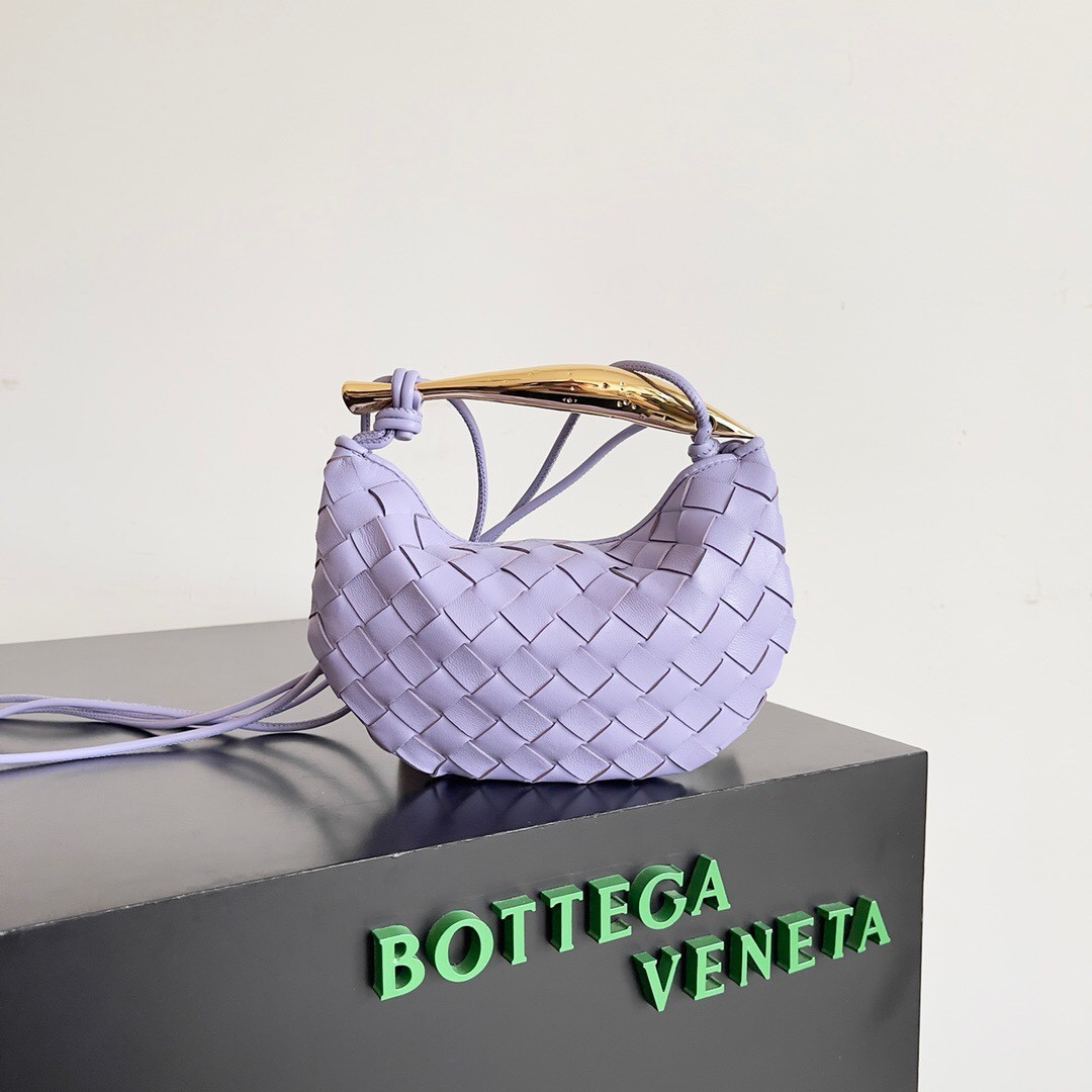 bo*te*ga Ve*ne*ta mini sardine top handle bag