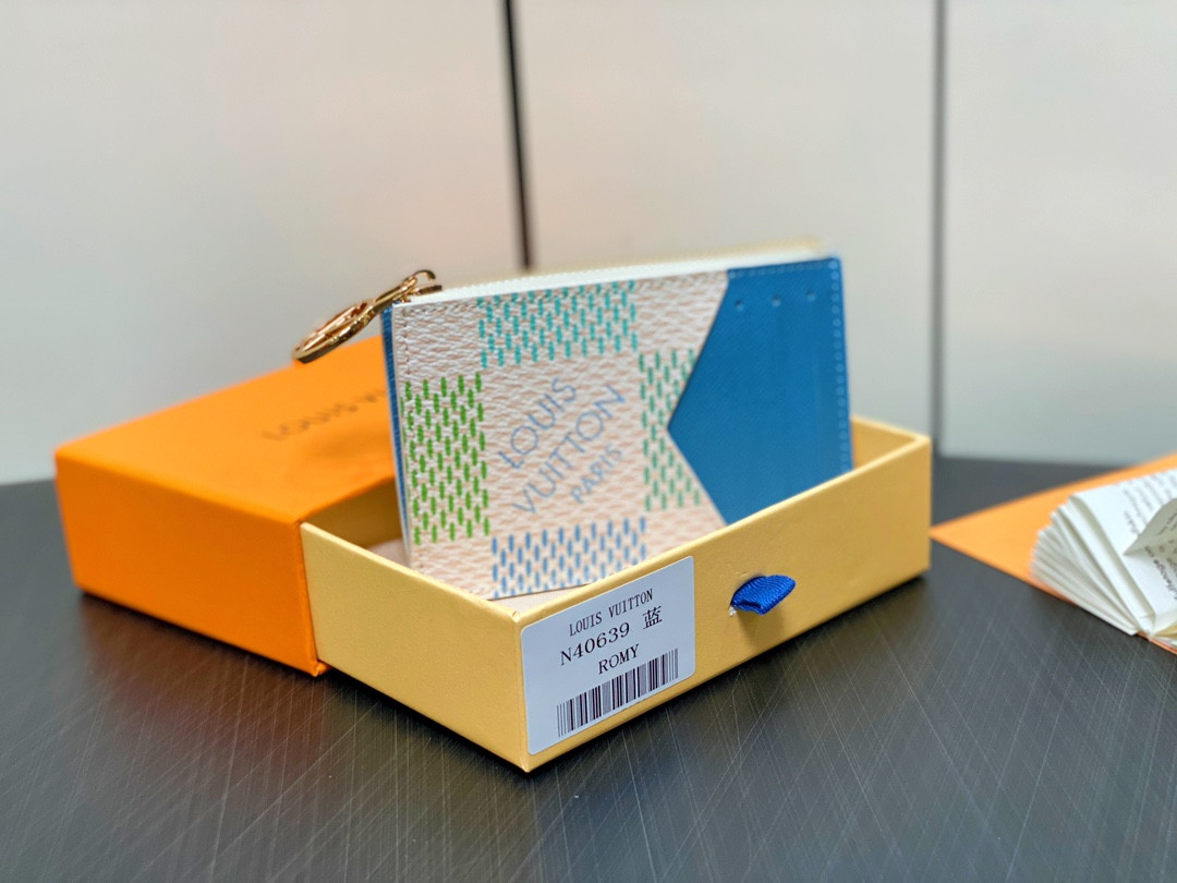 l0*is V*t0n romy card holder-12*8*0.8cm