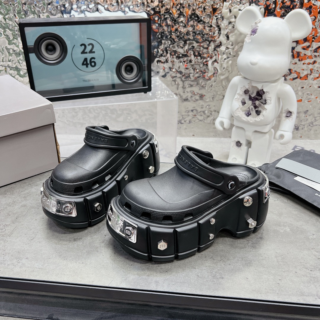 ba*len*cia*ga✖️Cr*0*s sandals