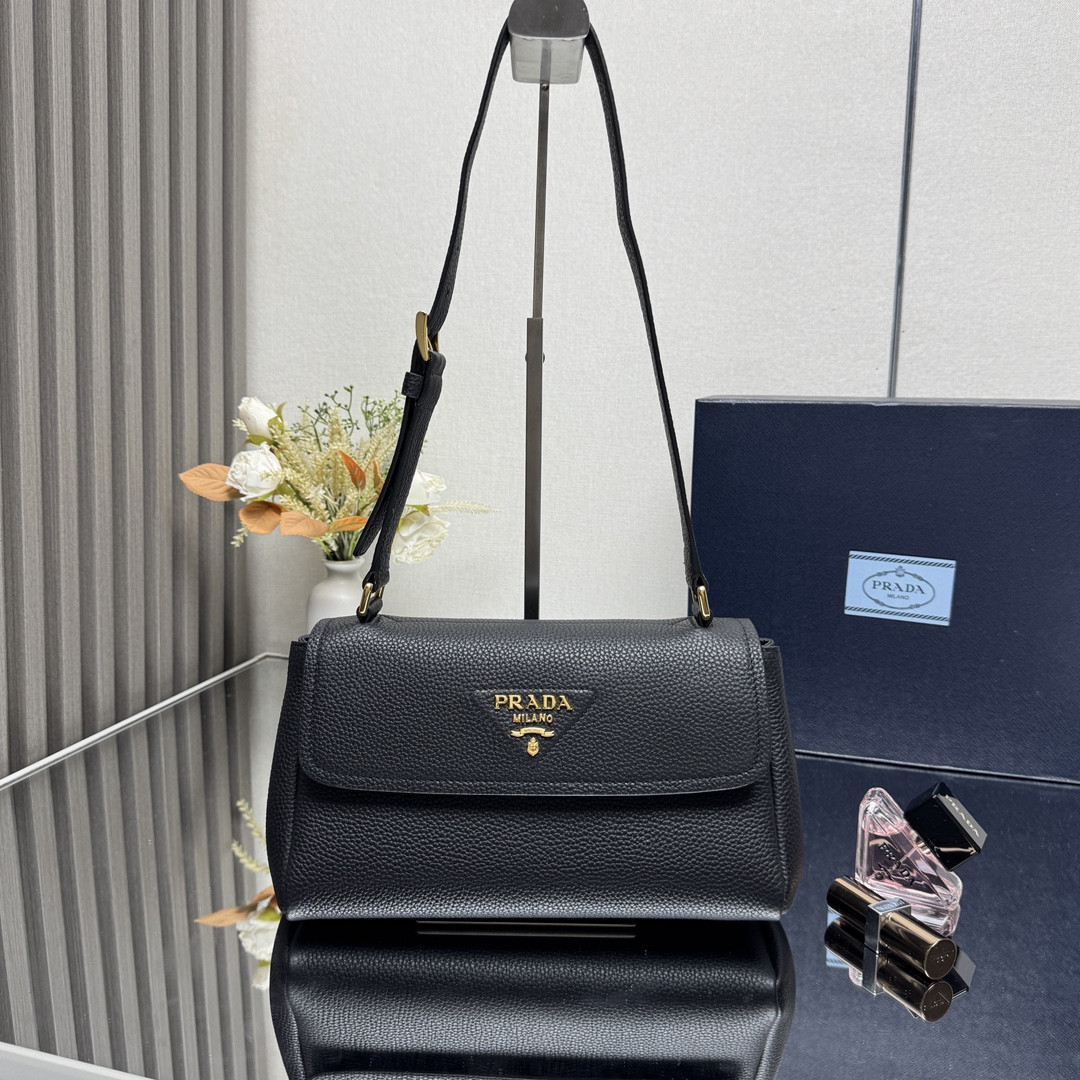 Pra*a small leather shoulder bag-26*14*9.5cm