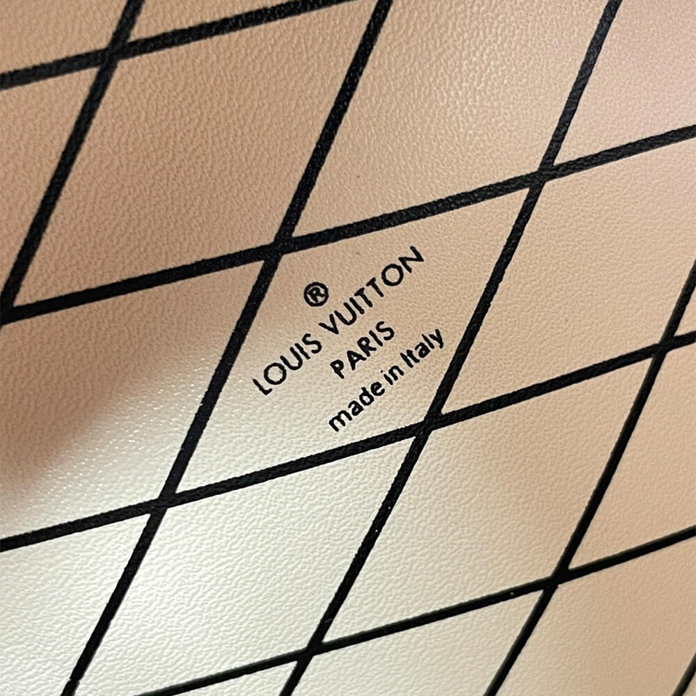 LV Mini Boite Chapeau