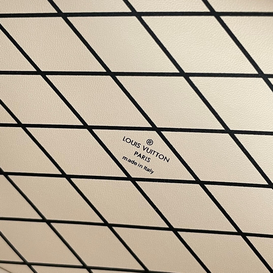 LV Petite Malle Capitale