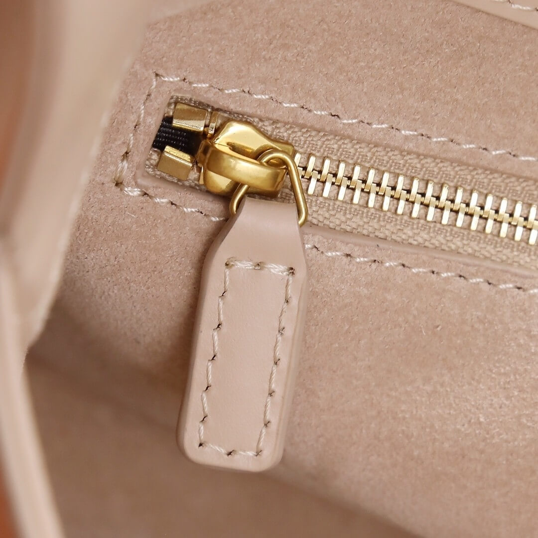 YSL LE 5 À 7 bag in smooth leather