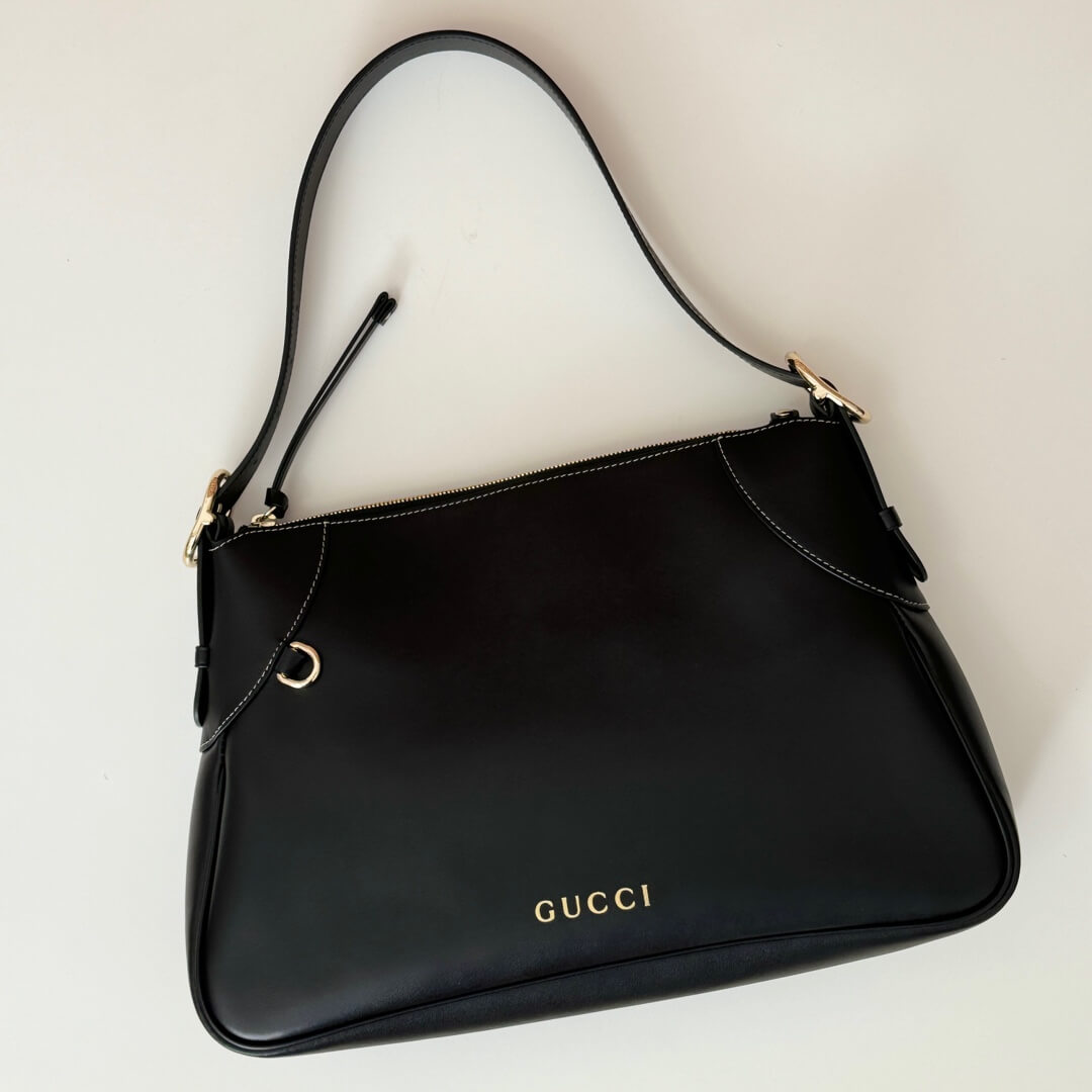 GG Emblem medium shoulder bag
