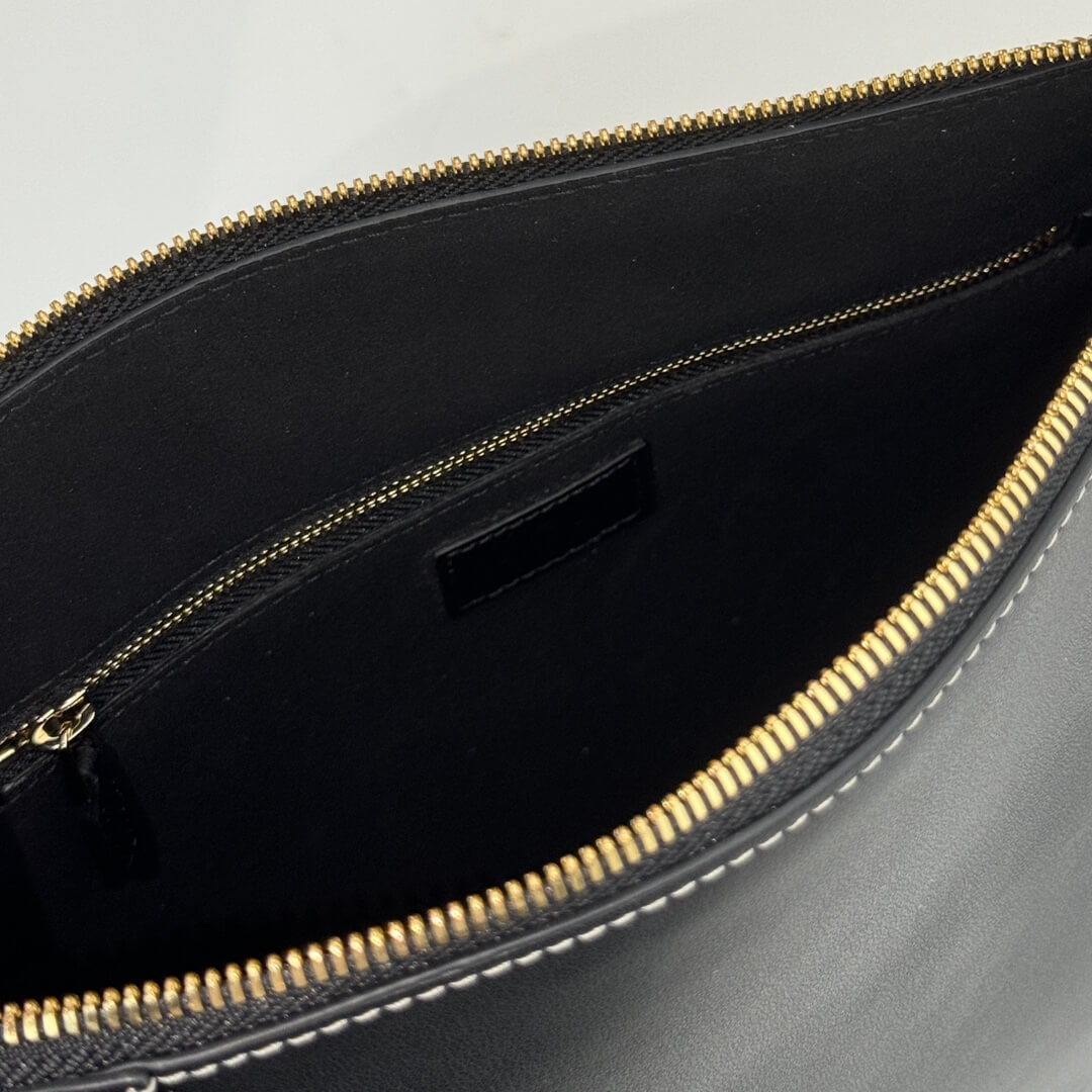 GG Emblem medium shoulder bag