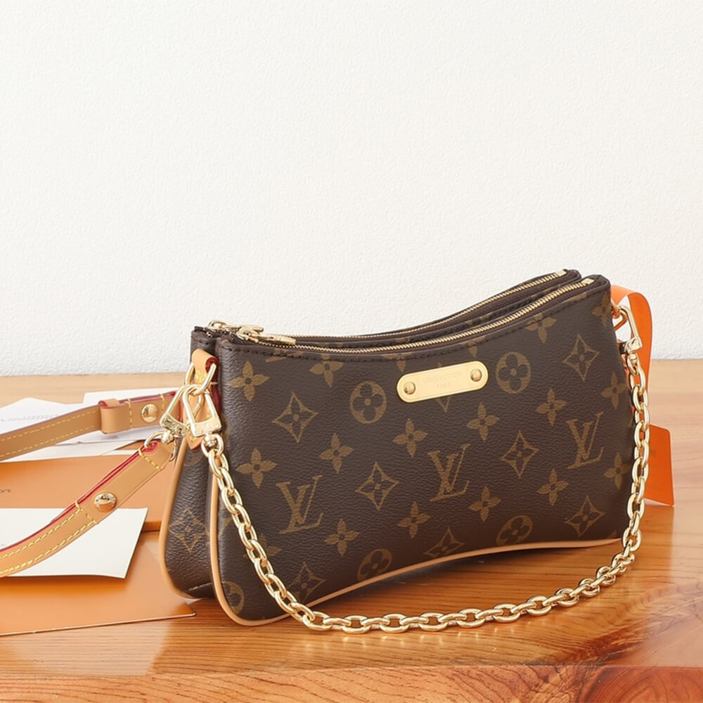 LV Liv Pochette
