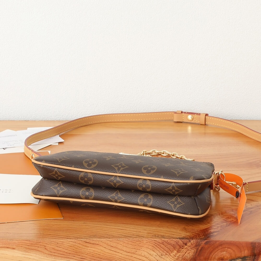 LV Liv Pochette
